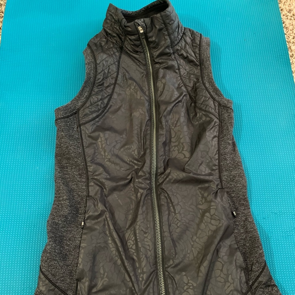 Lululemon vest size 4